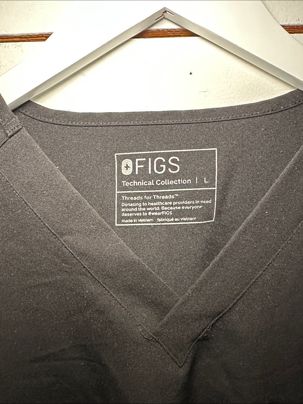 Figs Men's Black Leon Short Sleeve Scrub Top - Picture 2 of 6